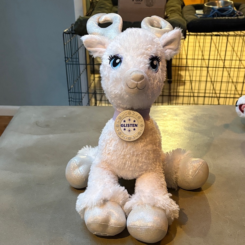 Build-A-Bear White and Silver Plush Reindeer Glisten new condition hot choco